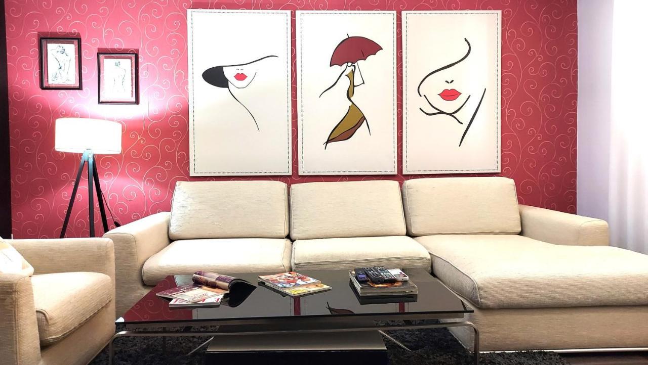 Spacious Family-Friendly Apartment In The Heart Of Bllok Tirana Bagian luar foto