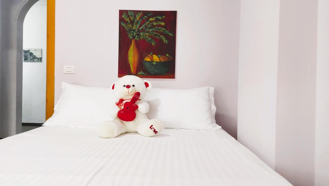 Spacious Family-Friendly Apartment In The Heart Of Bllok Tirana Bagian luar foto