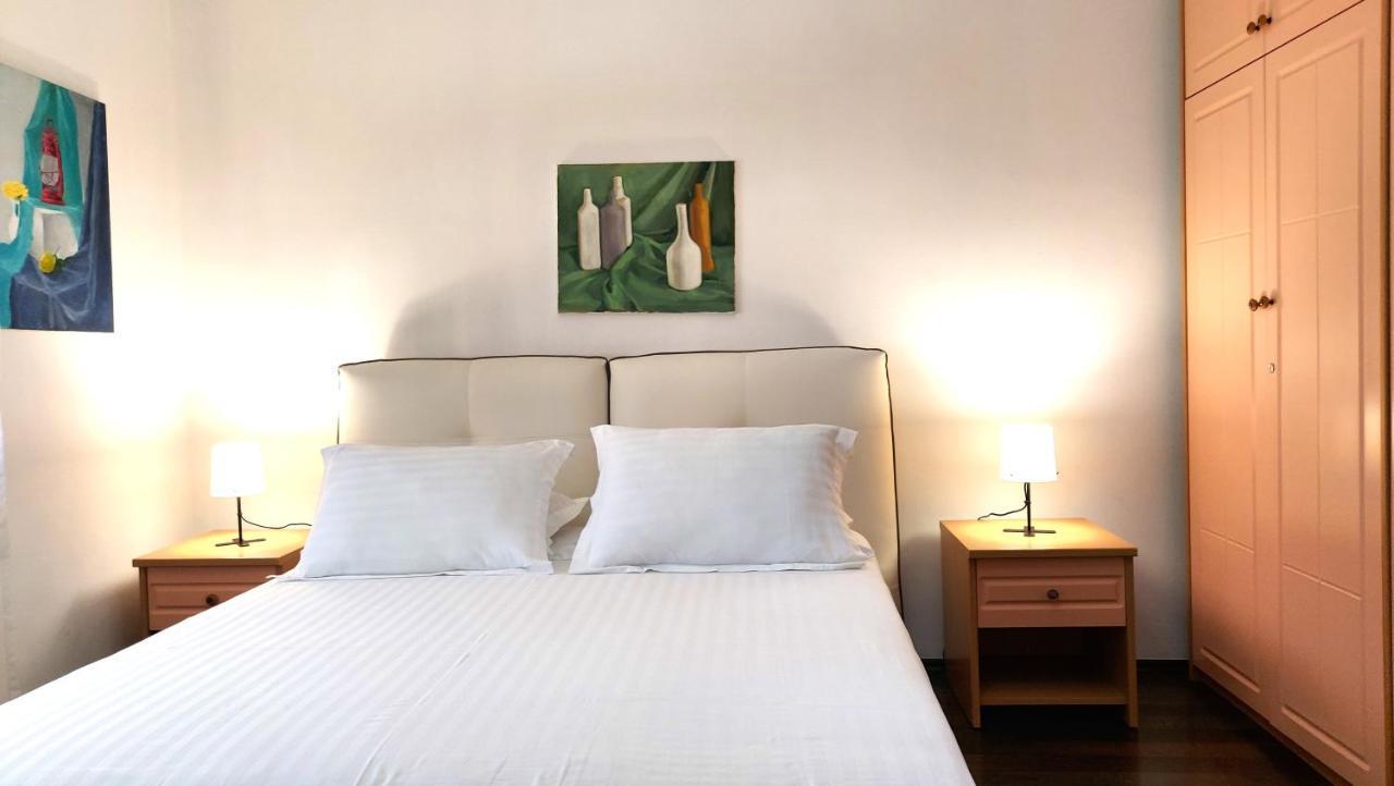 Spacious Family-Friendly Apartment In The Heart Of Bllok Tirana Bagian luar foto