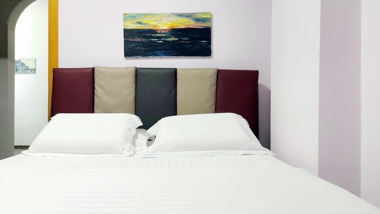 Spacious Family-Friendly Apartment In The Heart Of Bllok Tirana Bagian luar foto